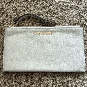 Michael kors wristlet